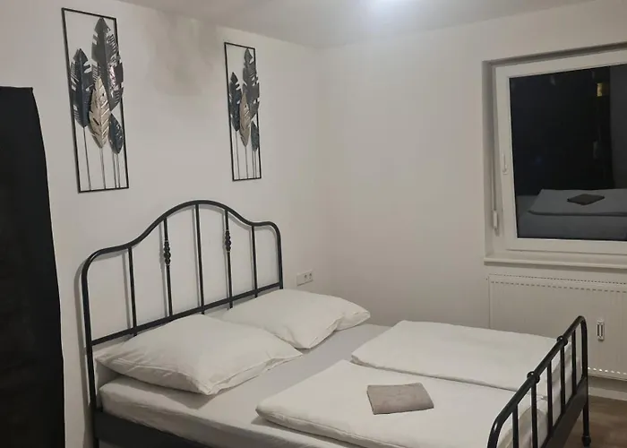 Apartment Monteurwohnung Mit Balkon - Quartierpro *